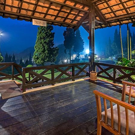 Grand Whiz Hotel Bromo Exterior photo