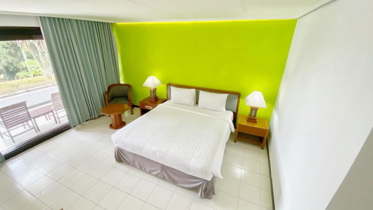 Grand Whiz Hotel Bromo Exterior photo