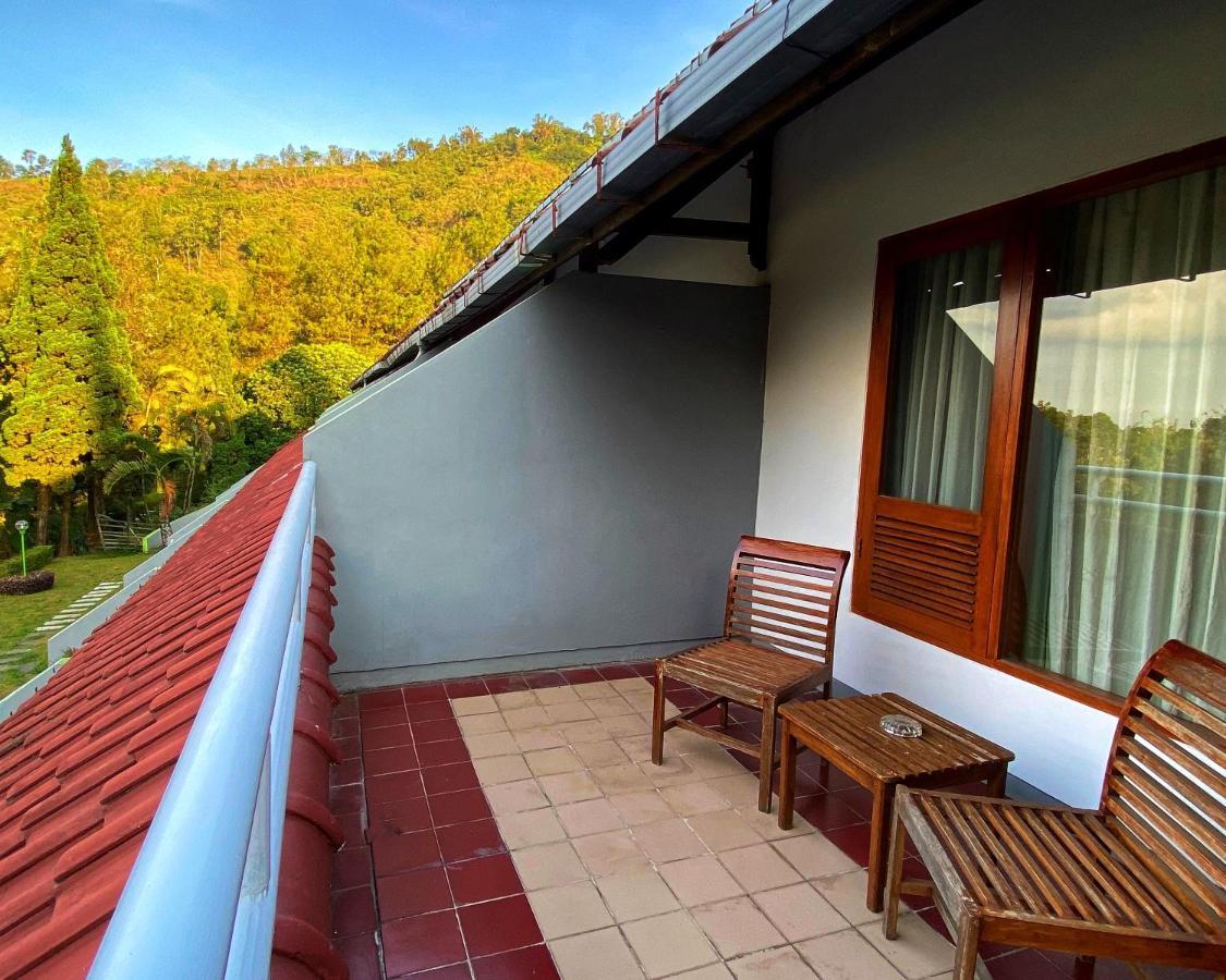 Grand Whiz Hotel Bromo Exterior photo